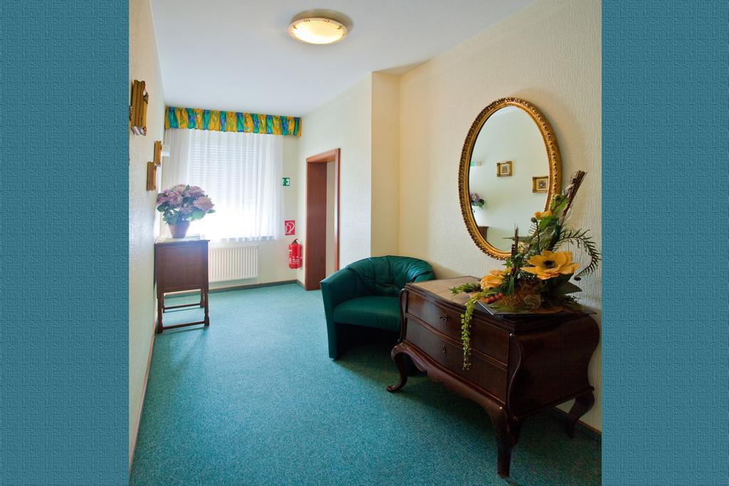Zur Kastanie Hotel มึลไฮม์ อันแดร์ รัวร์ ภายนอก รูปภาพ