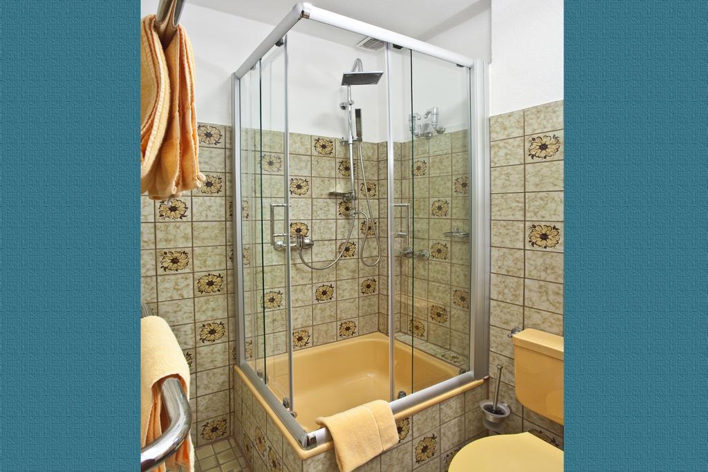 Zur Kastanie Hotel มึลไฮม์ อันแดร์ รัวร์ ห้อง รูปภาพ