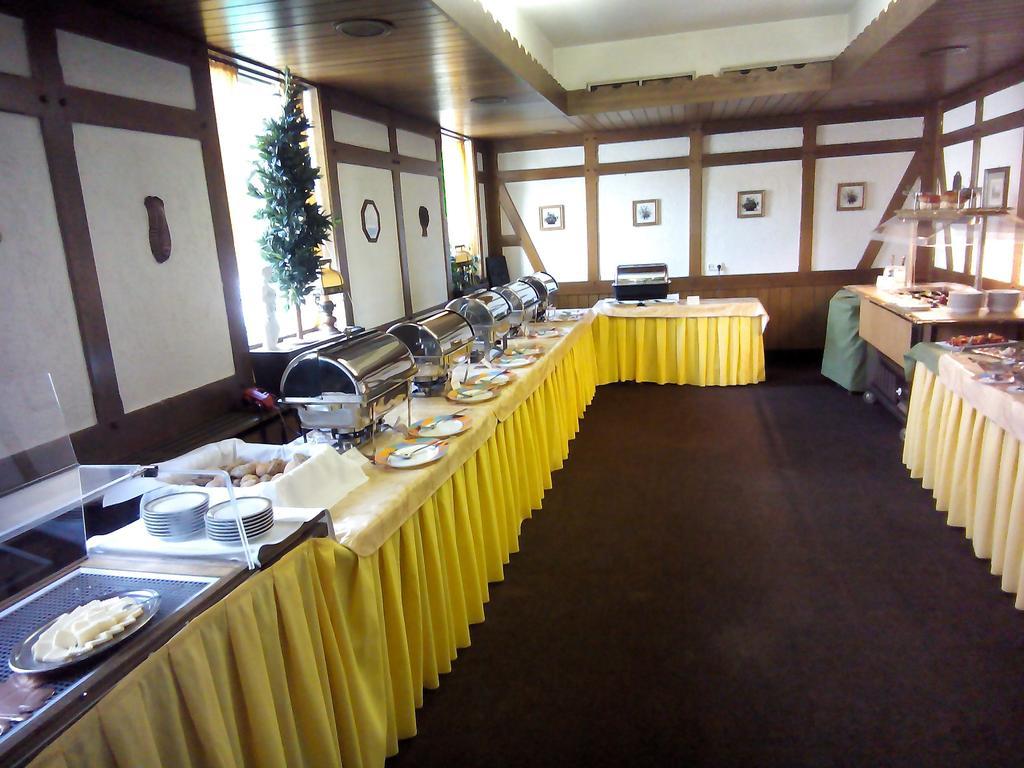 Zur Kastanie Hotel มึลไฮม์ อันแดร์ รัวร์ ภายนอก รูปภาพ