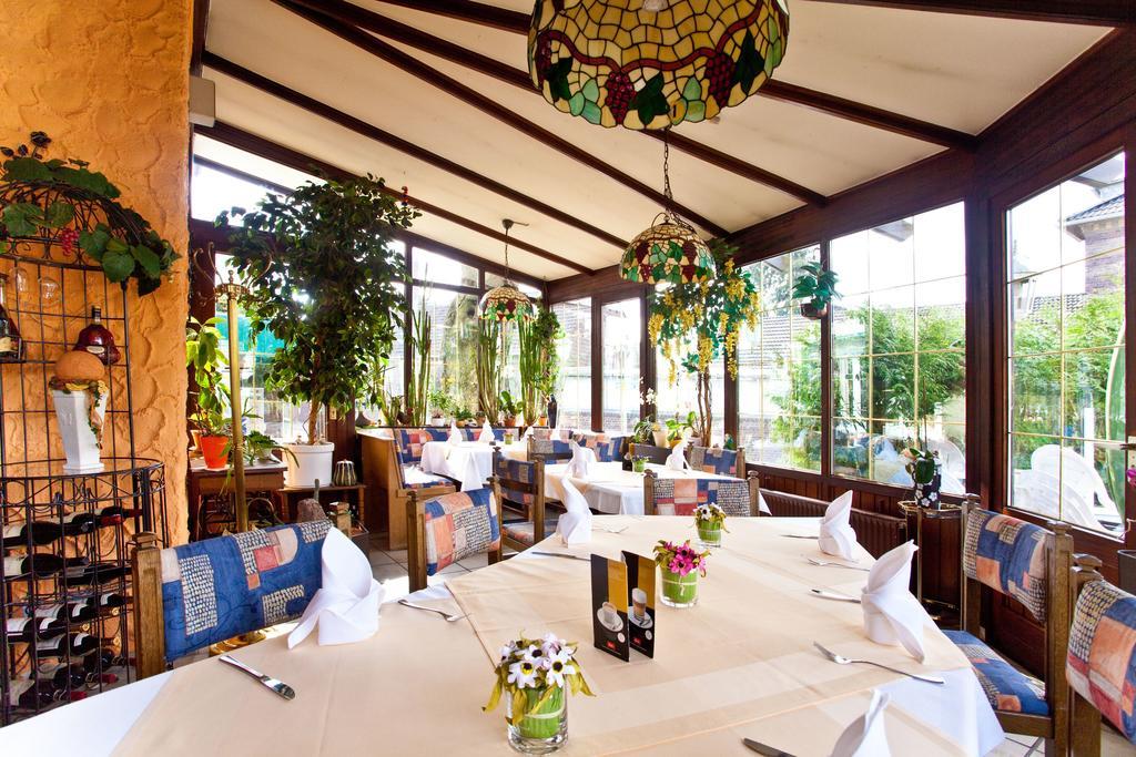 Zur Kastanie Hotel มึลไฮม์ อันแดร์ รัวร์ ภายนอก รูปภาพ
